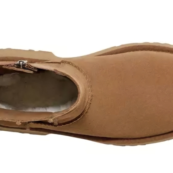 Women's UGG Classic Twin Seam Platform Heeled Boots - Picture 3 of 4